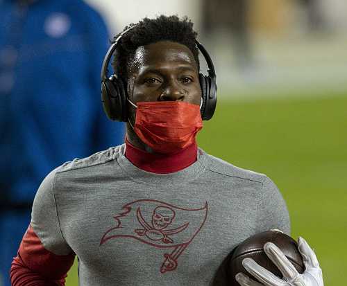 'They Didn't Want Me At First': Two Months After Repeated Jabs, Antonio Brown Finally Credits Tom Brady For Saving His Football Career&nbsp;