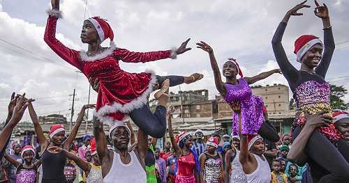 Ballerinas turn one of Kenya's largest slums into a stage for a Christmas show | Africanews